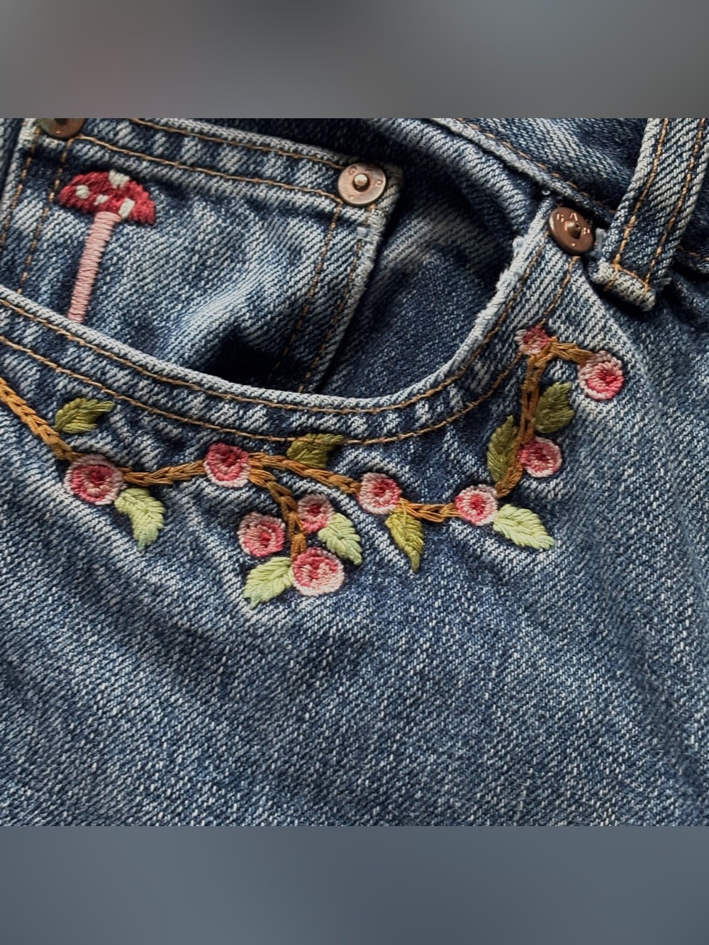 VTG Y2K Gap Boot Cut buttoned up fly mushroom jeans  6 embroidered denim 2000s